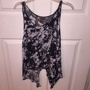 Black and white flow top